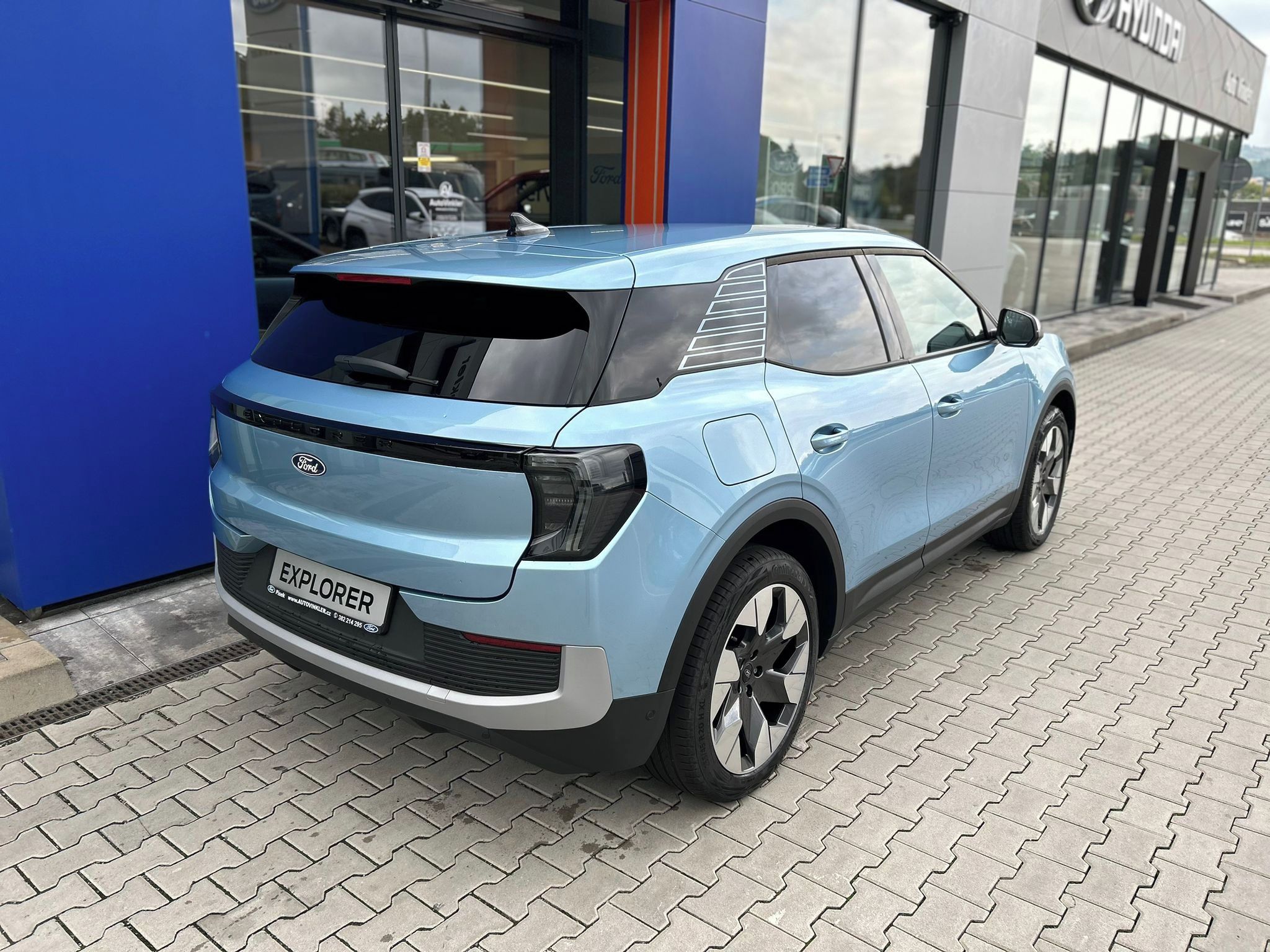 Ford Explorer, 77 kWh Prodloužený dojezd RWD - fotka 5