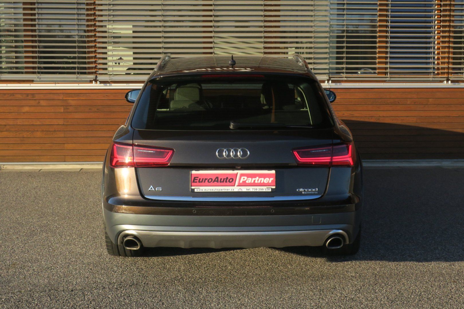 Audi A6 allroad, 3.0TDI 200kW Quat. Stronic ČR - fotka 4
