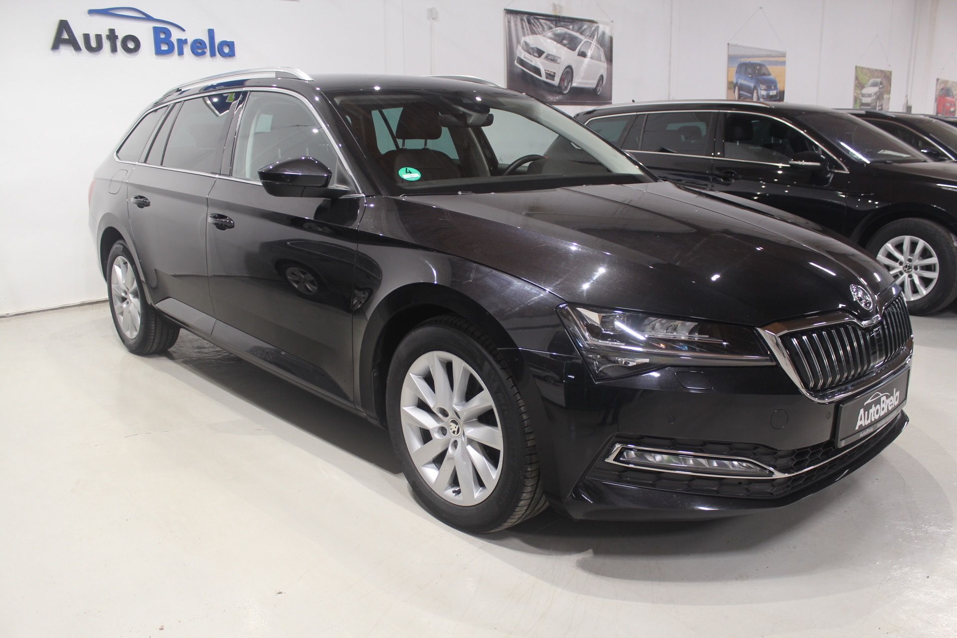 Škoda Superb, 2.0TDI DSG Matrix Display LED - fotka 3