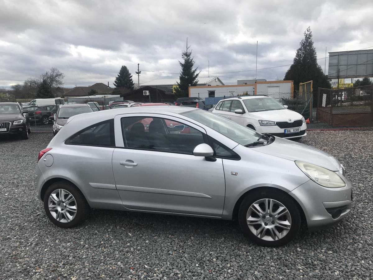 Opel Corsa, 1.0i 44 KW KLIMA,SERV,MAN,ISOF - fotka 4