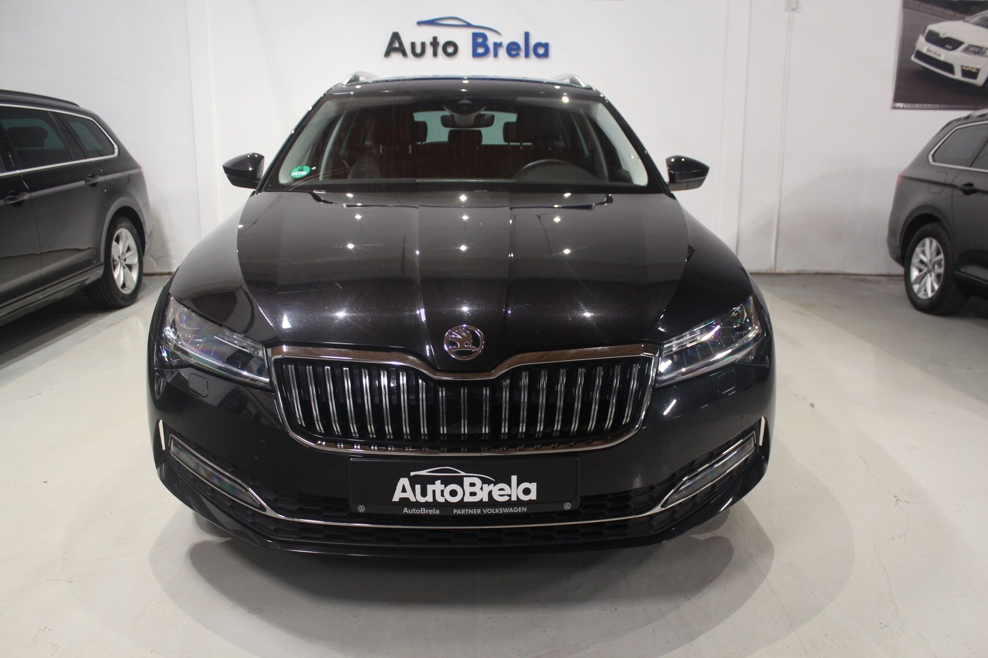 Škoda Superb, 2.0TDI DSG Matrix Display LED - fotka 4