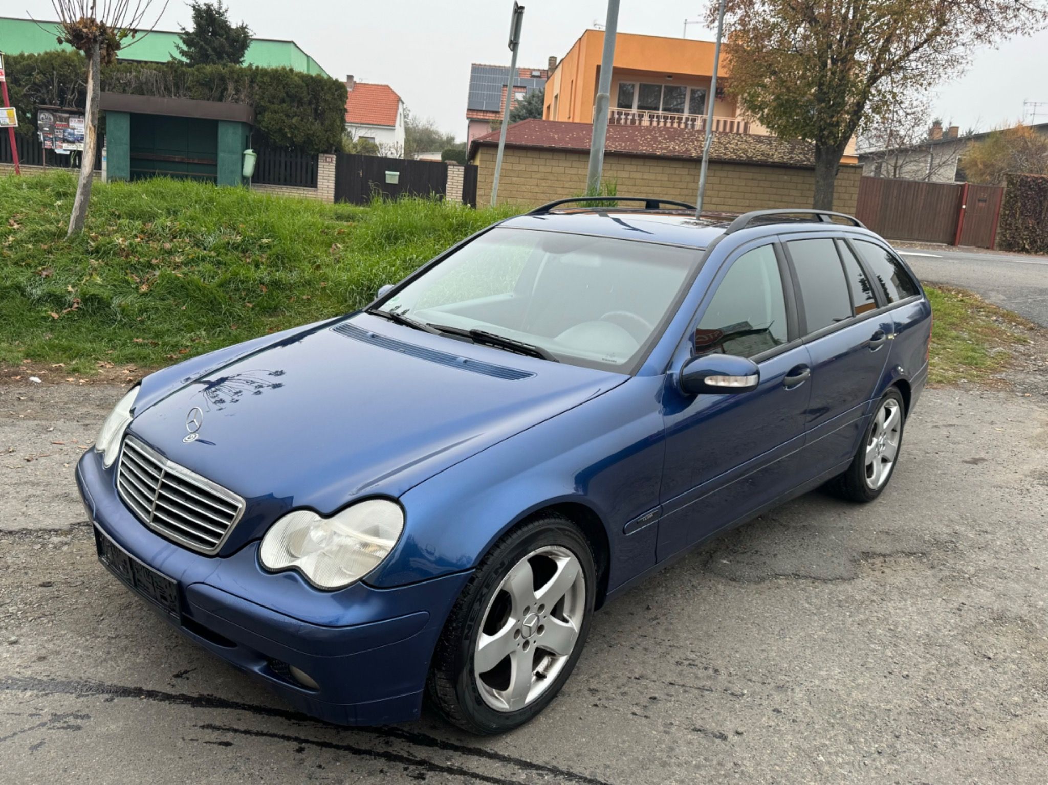 Mercedes-Benz Třídy C, 180 Kompressor 105kW.Tažné - fotka 3
