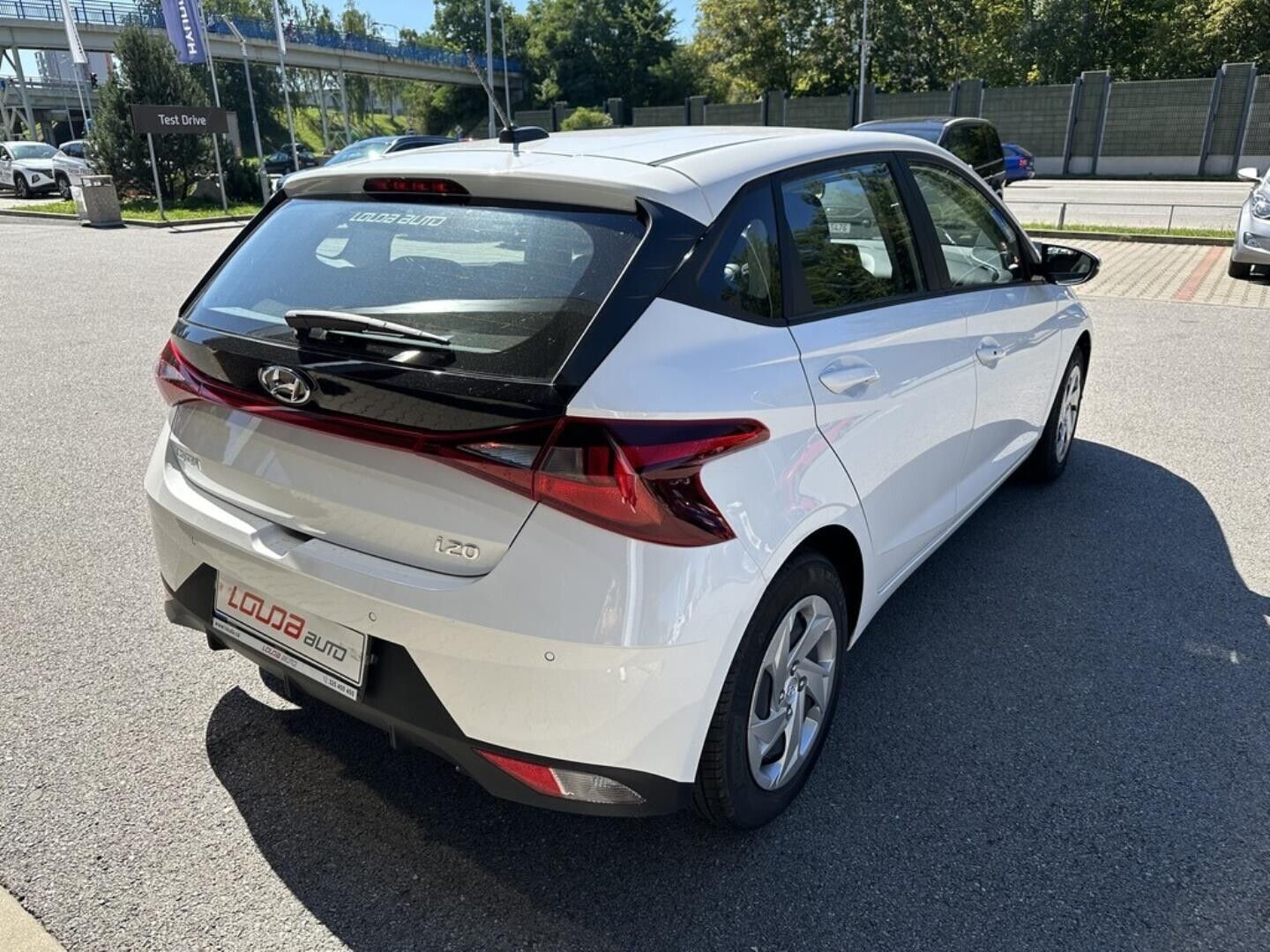 Hyundai i20, 5D MY22 Comfort DCT 1.0 T-GDI - fotka 5