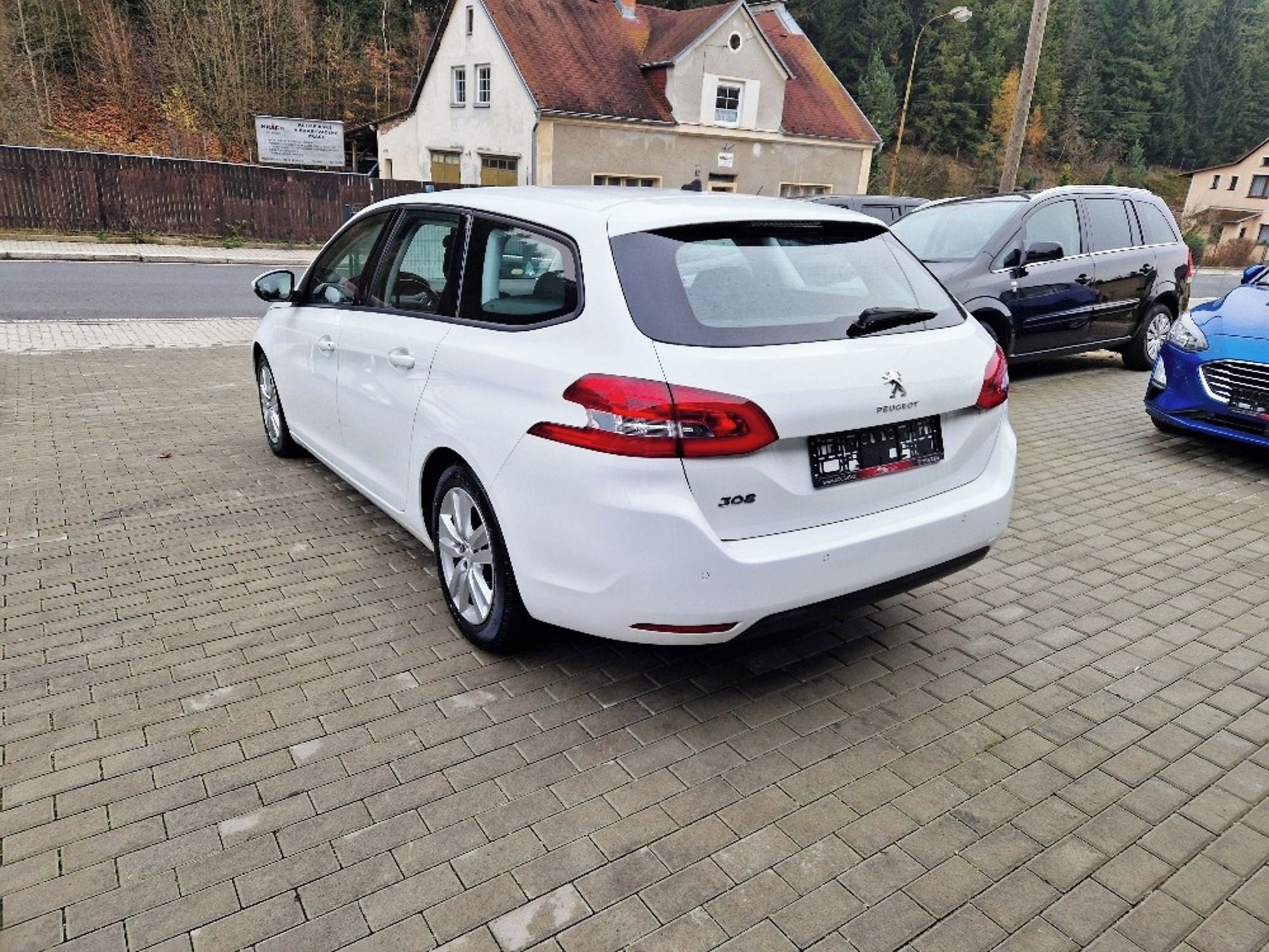 Peugeot 308, 1.5 HDi, Business Line, LED - fotka 3