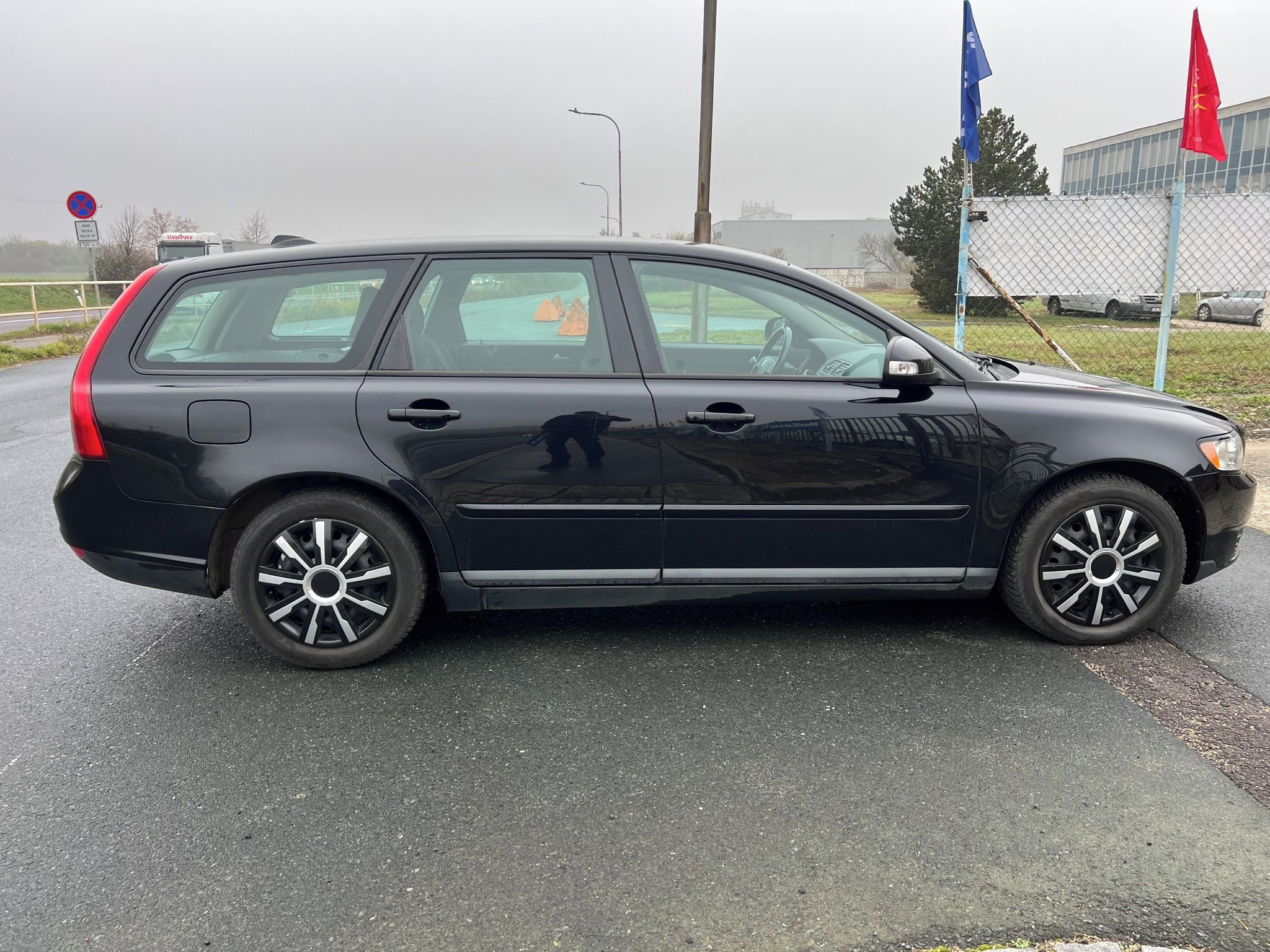 Volvo V50, 1.6 D 80kW - fotka 4
