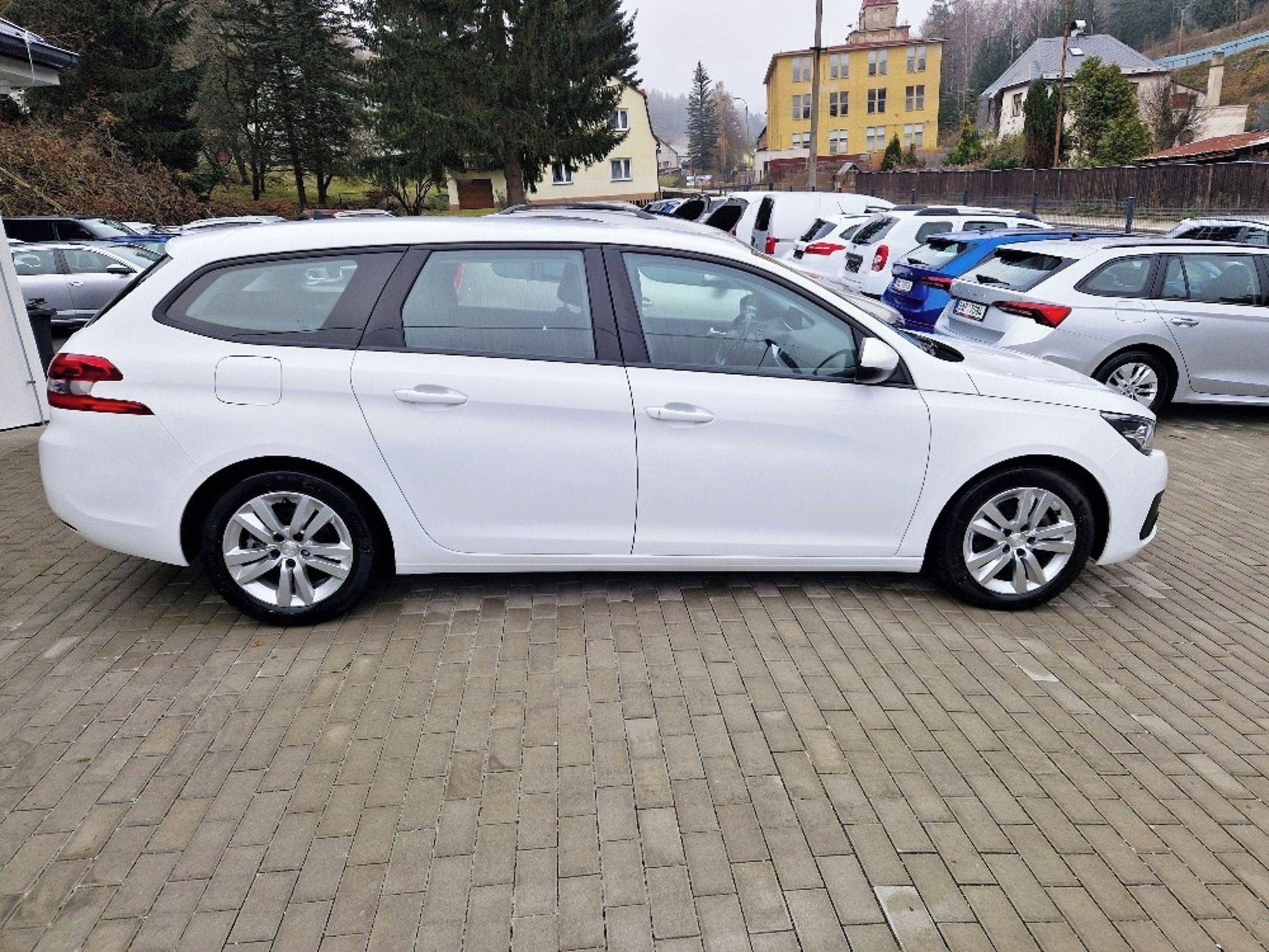 Peugeot 308, 1.5 HDi, Business Line, LED - fotka 6