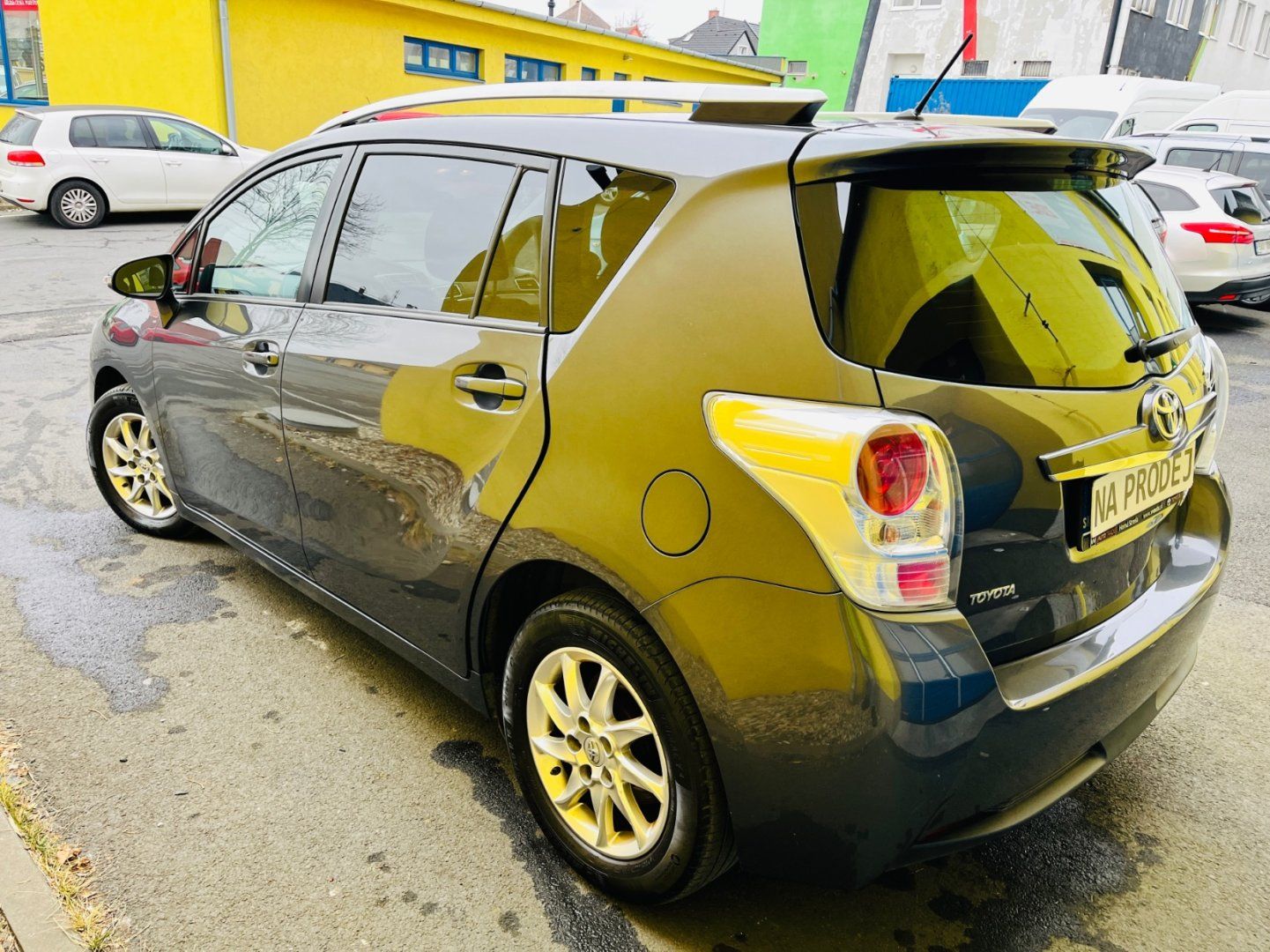 Toyota Verso, 1.6 D4D STYLE VYHŘEV SEDADEL - fotka 4