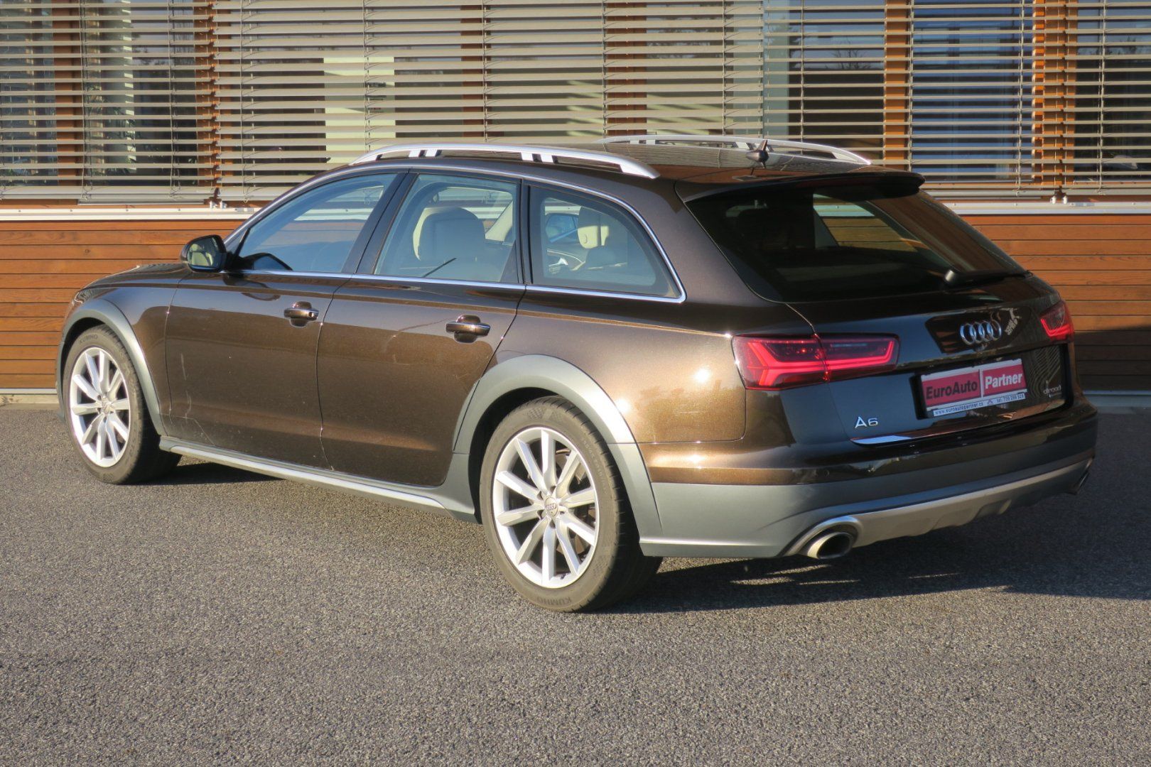 Audi A6 allroad, 3.0TDI 200kW Quat. Stronic ČR - fotka 3