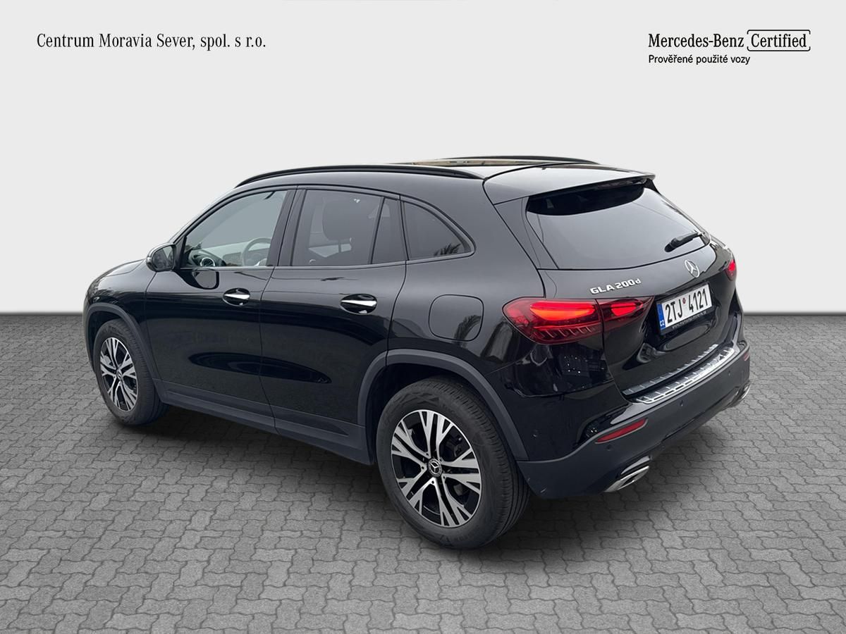 Mercedes-Benz GLA, 200 d 4MATIC - fotka 3