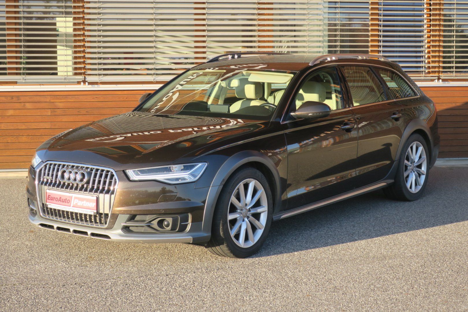 Audi A6 allroad, 3.0TDI 200kW Quat. Stronic ČR - fotka 2