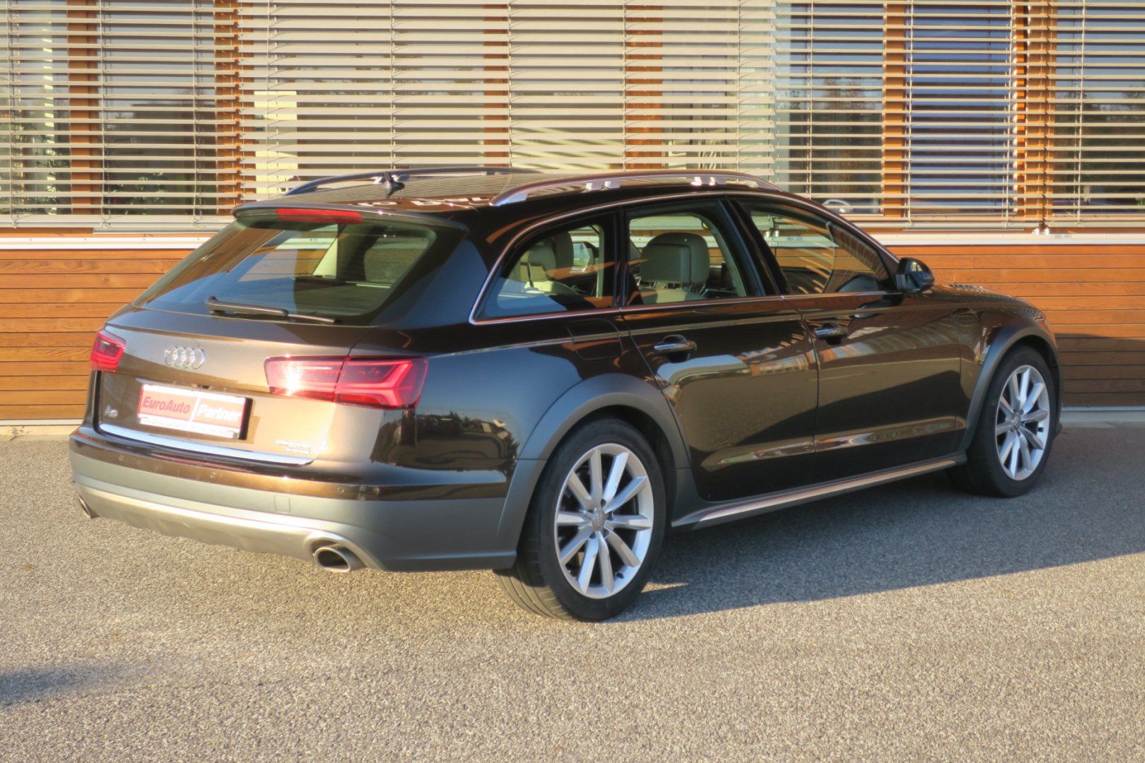 Audi A6 allroad, 3.0TDI 200kW Quat. Stronic ČR - fotka 5