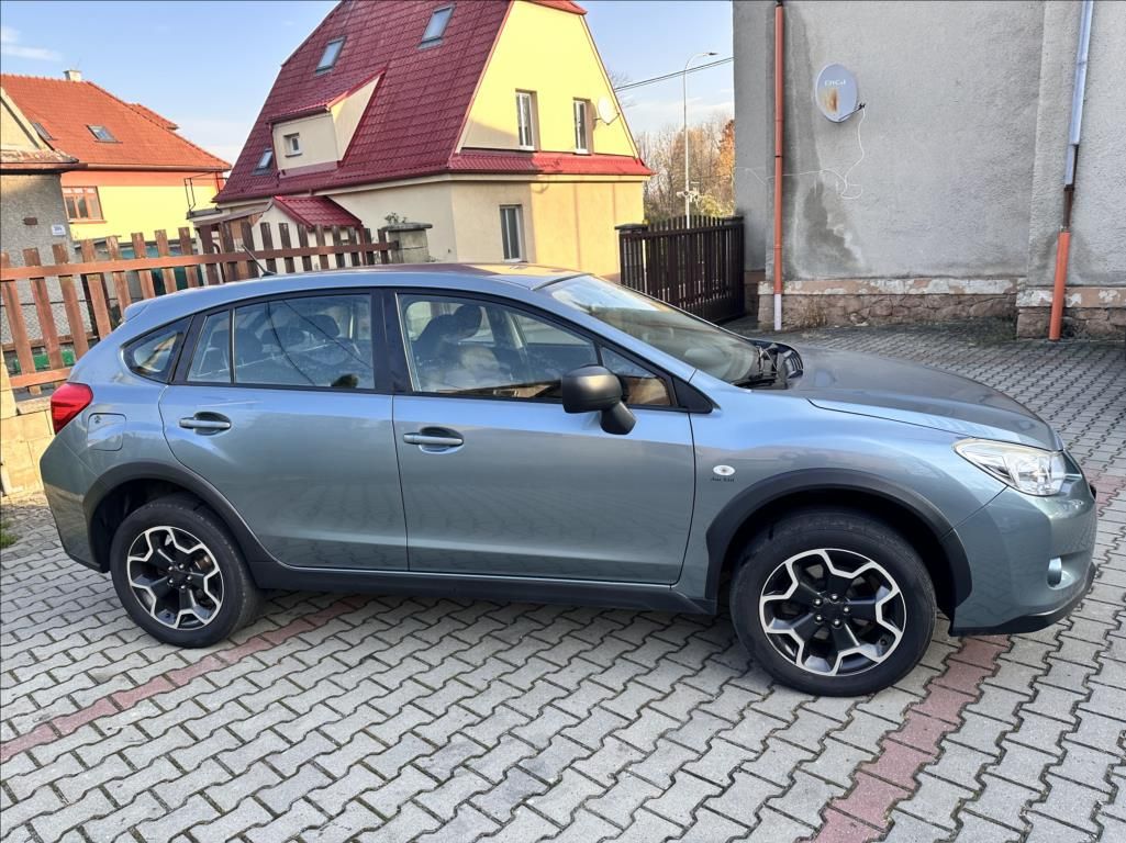 Subaru XV, 2,0 i 4x4 1.majitel - fotka 2