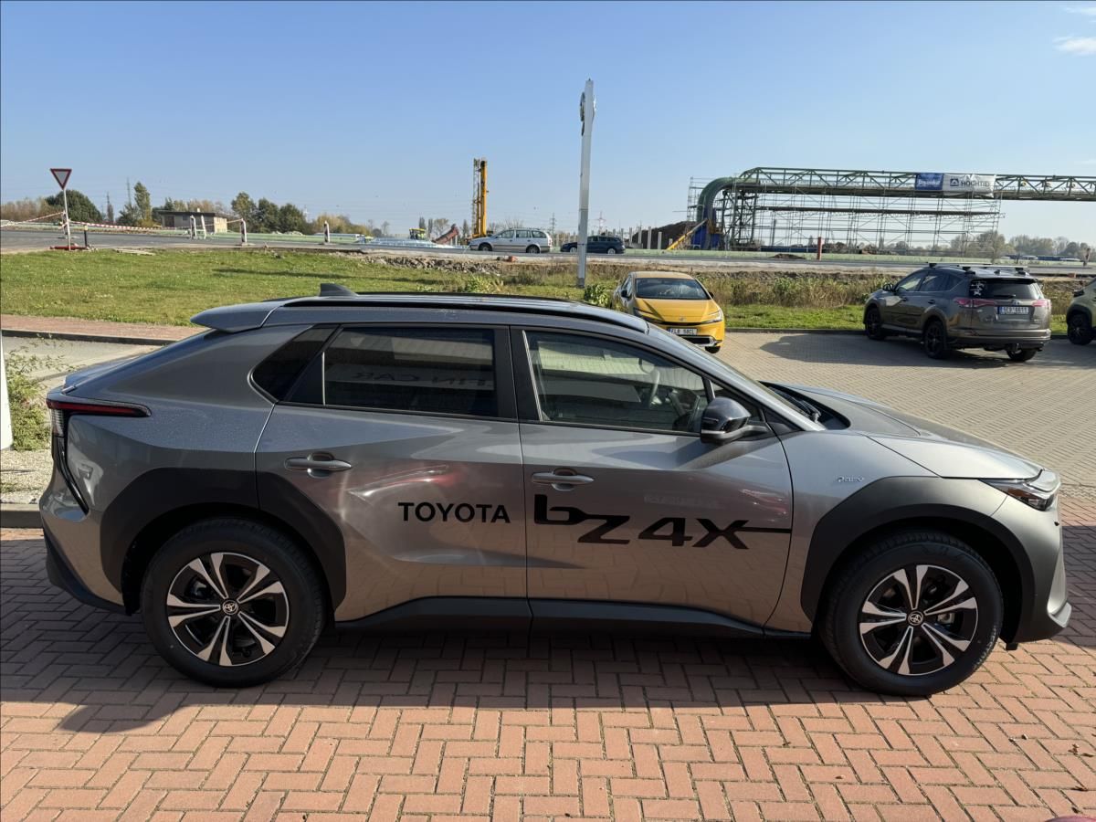Toyota bZ4X, Prestige - fotka 4