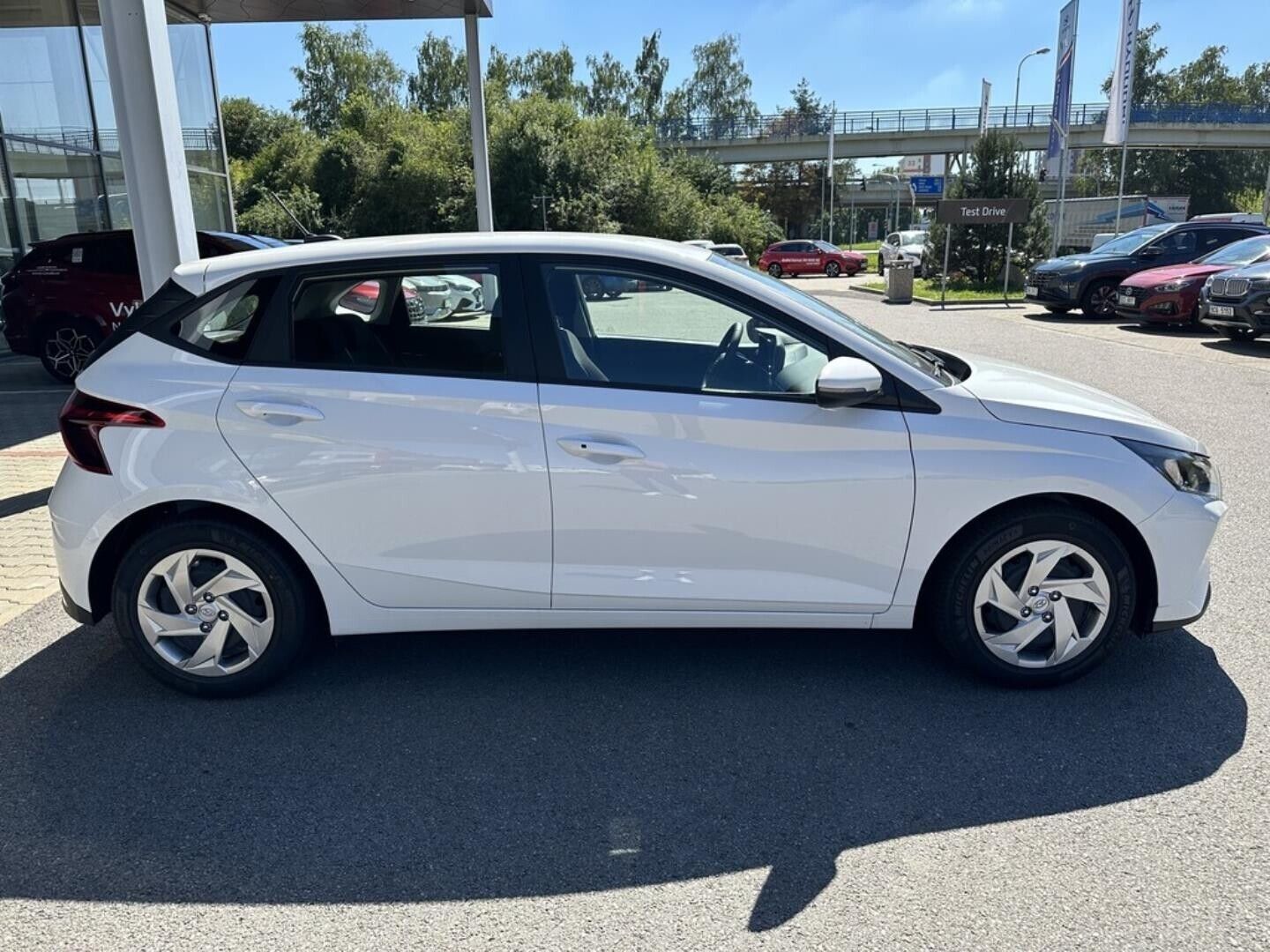 Hyundai i20, 5D MY22 Comfort DCT 1.0 T-GDI - fotka 4