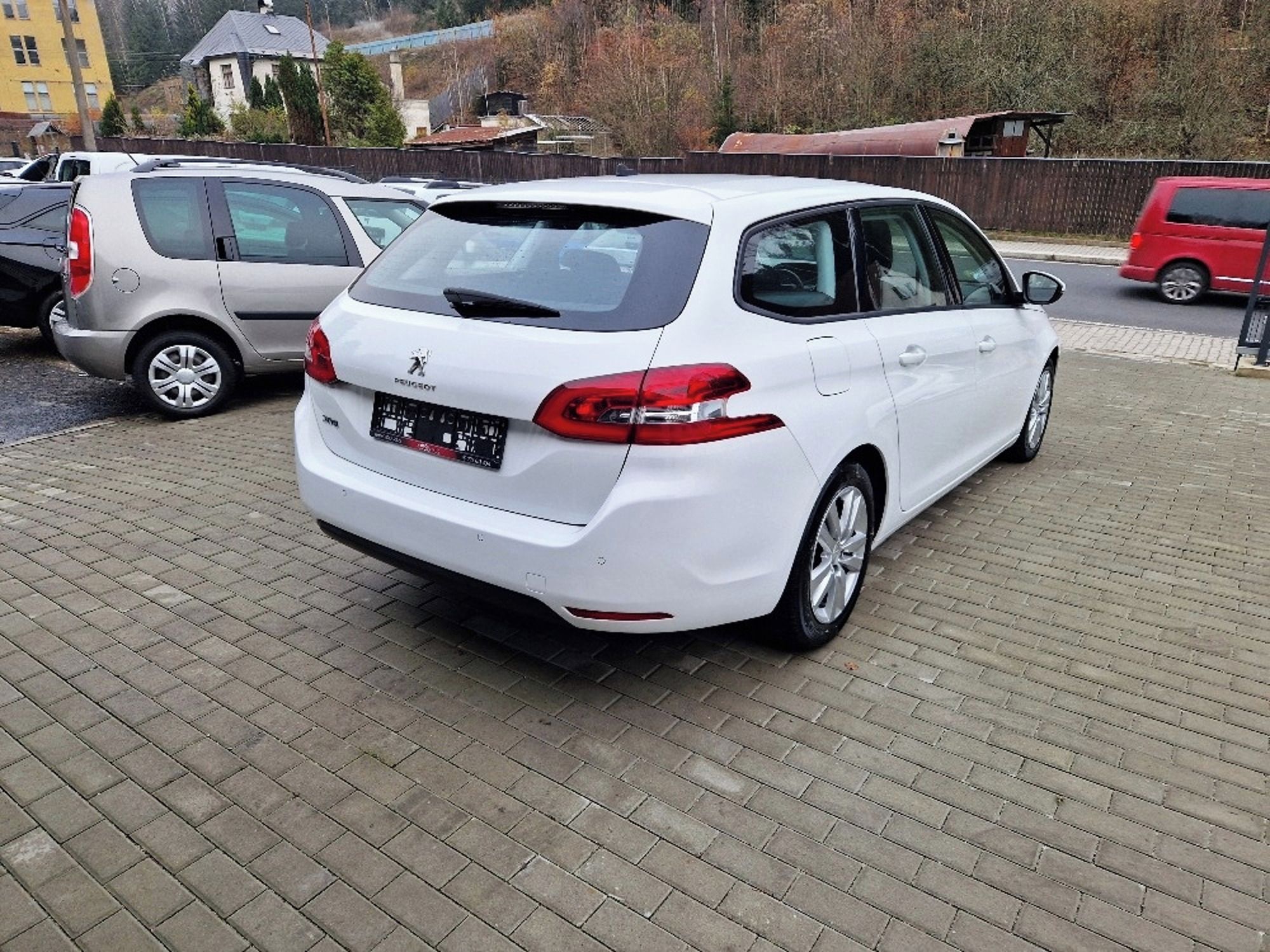 Peugeot 308, 1.5 HDi, Business Line, LED - fotka 4