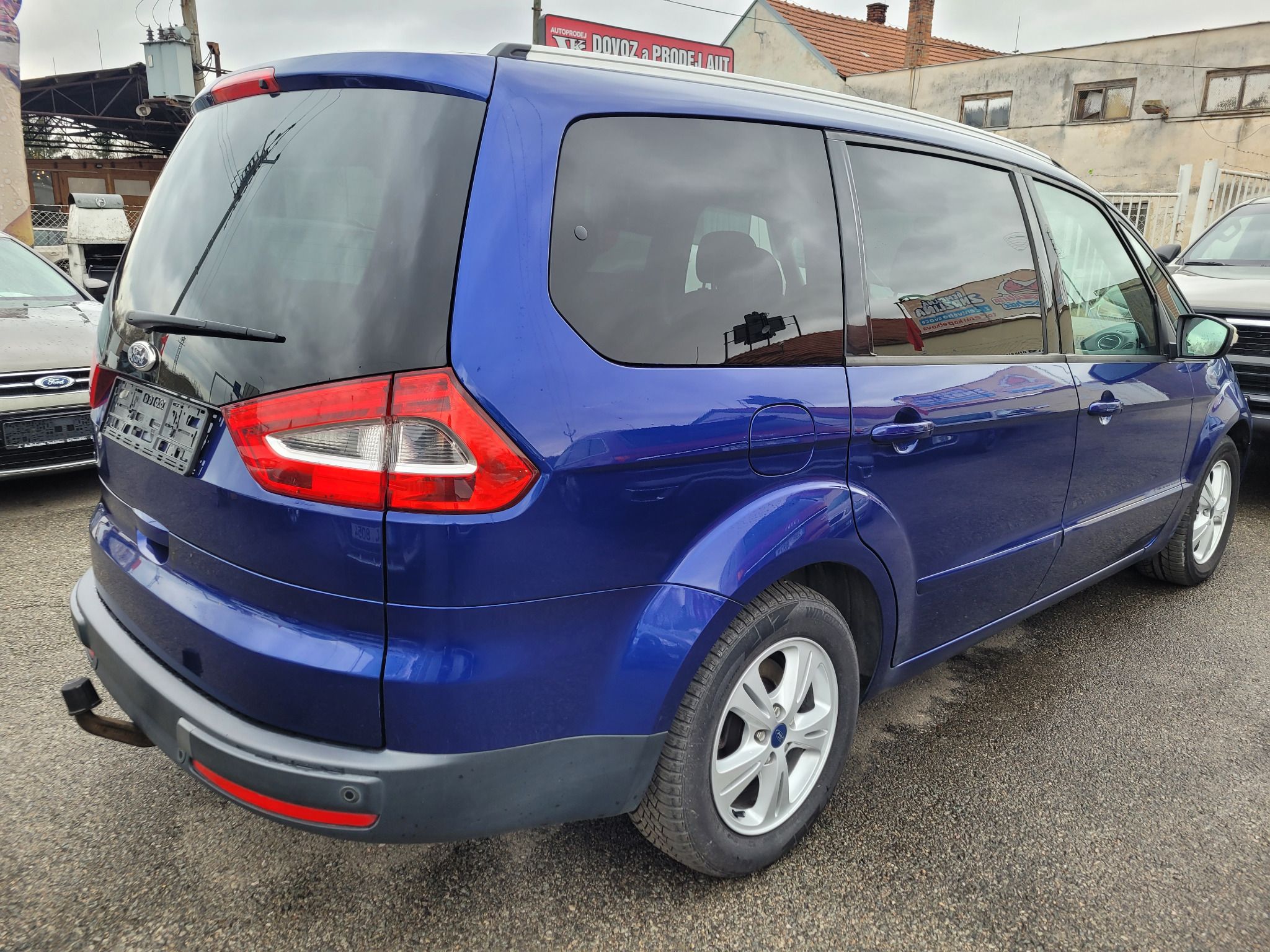 Ford Galaxy, 2,0 TDCI 103 KW 7 MÍST - fotka 4
