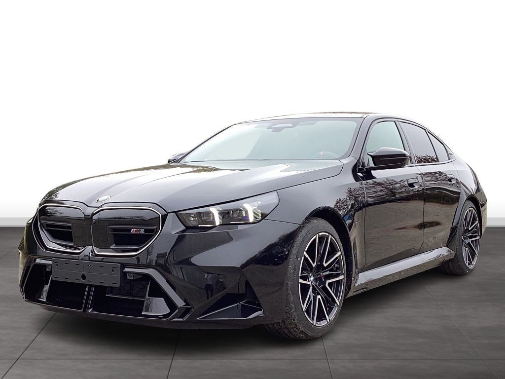BMW M5, SEDAN | NOVINKA | SKLADEM