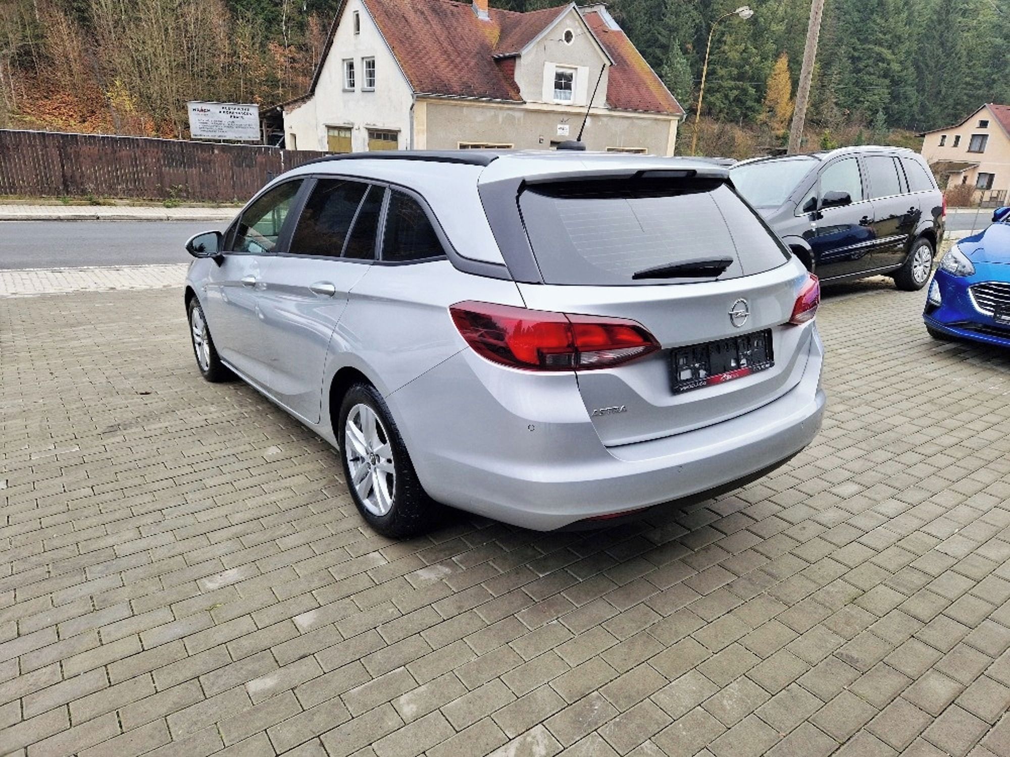 Opel Astra, 1.6 TDCi (90 kW), 119 tis. km - fotka 3