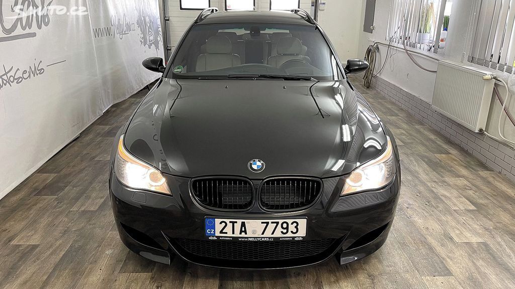 BMW M5, 5.0 V10 Touring - fotka 2