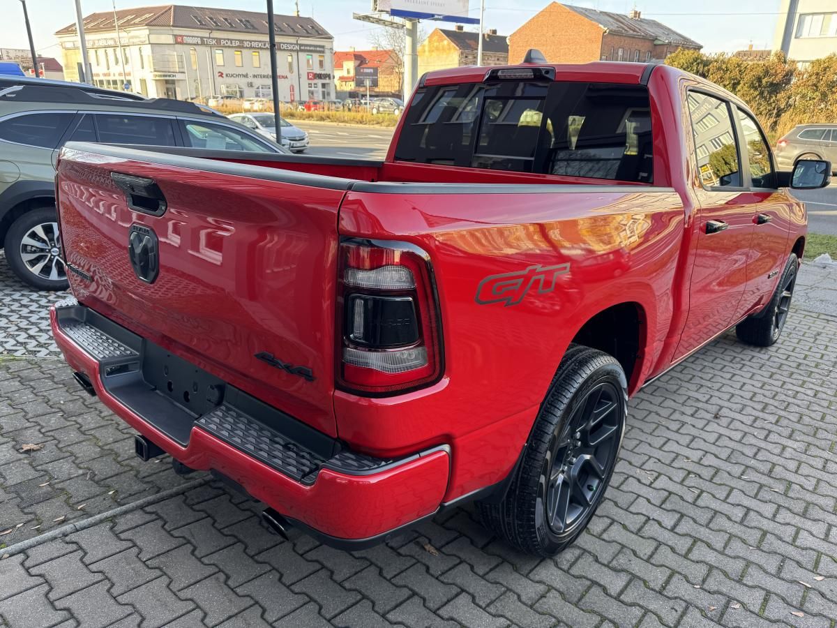 RAM 1500, 5,7 HEMI Laramie Night + GT - fotka 5