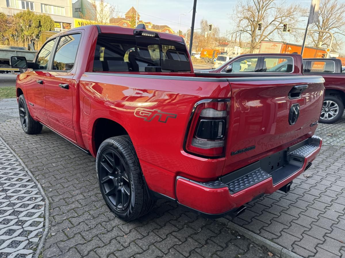 RAM 1500, 5,7 HEMI Laramie Night + GT - fotka 3