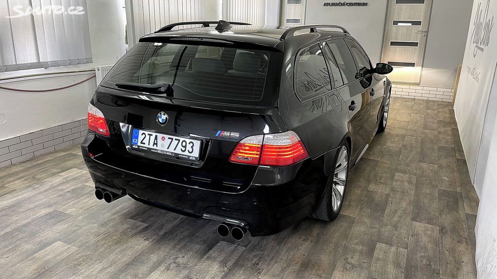 BMW M5, 5.0 V10 Touring - fotka 6