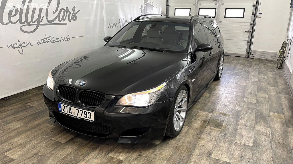 BMW M5, 5.0 V10 Touring - fotka 3