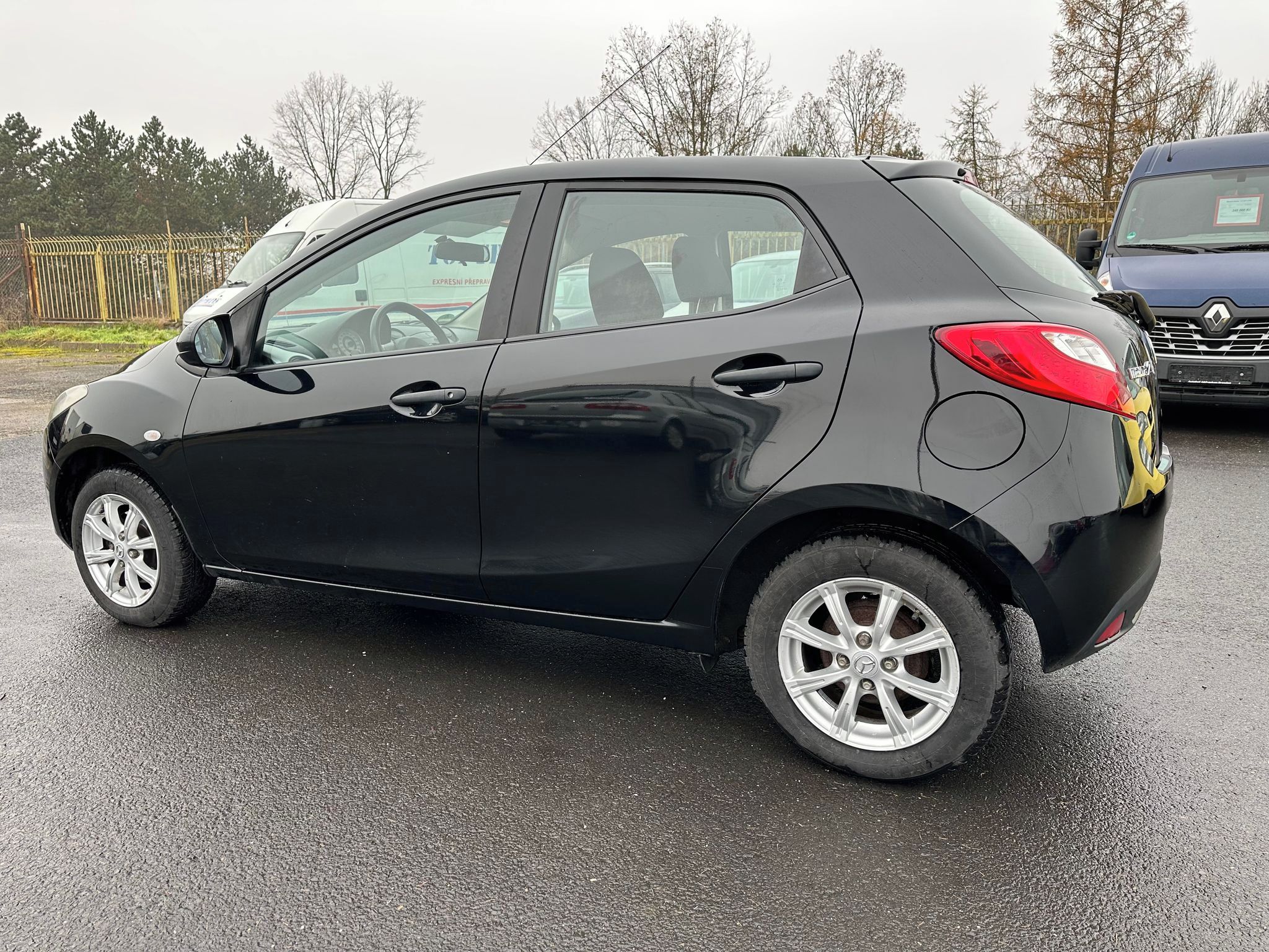 Mazda 2, 1.3i - fotka 4