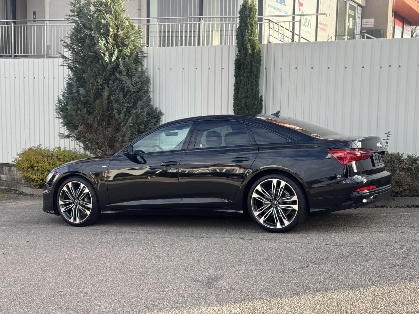 Audi A6, 40 TDI quattro S-LINE PC 2.200 - fotka 4
