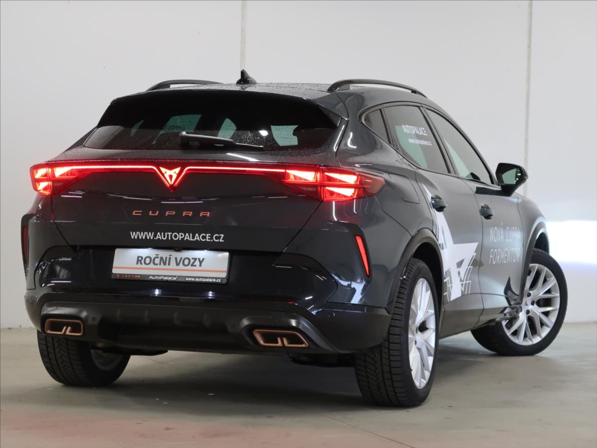 Cupra Formentor, 1,5 e-HYBRID VZ 272HP DSG PANO - fotka 2