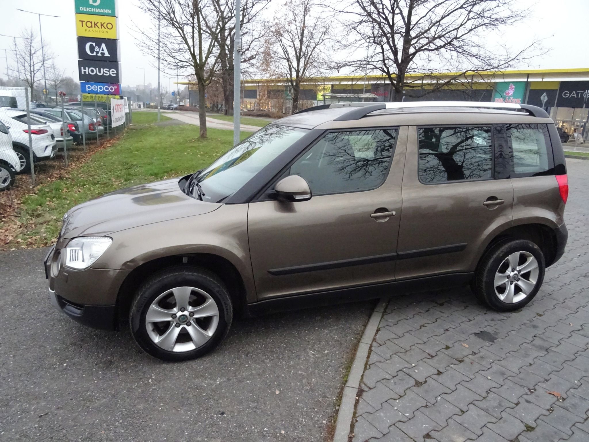 Škoda Yeti, 1.6 TDI Adventure GreenLine - fotka 5