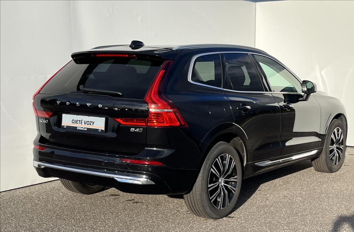 Volvo XC60, 2,0 AWD 8Aut. PLUS BRIGHT  B4 - fotka 2