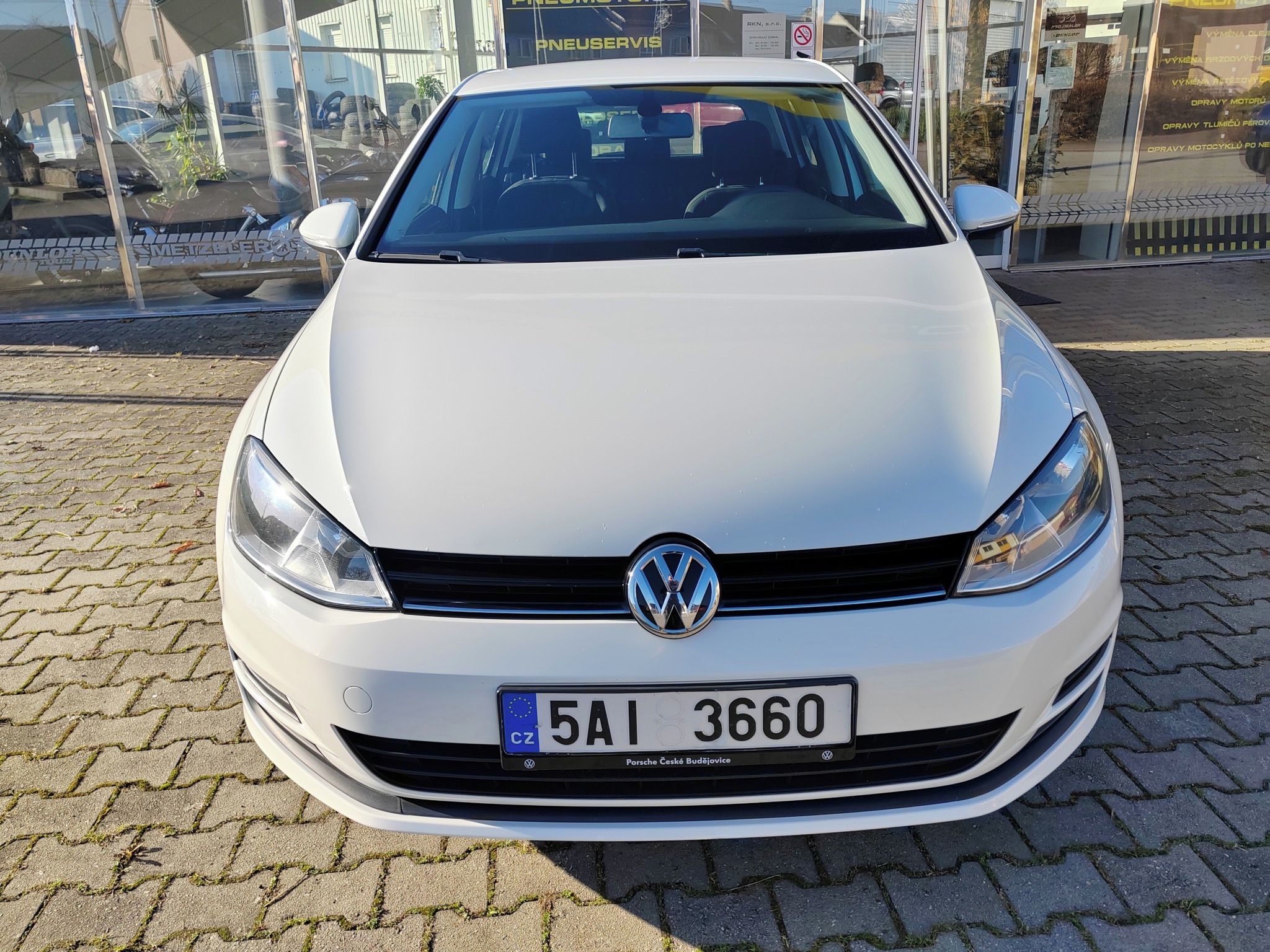 Volkswagen Golf, 1.2TSI, 63KW,Manuál CZ - fotka 2