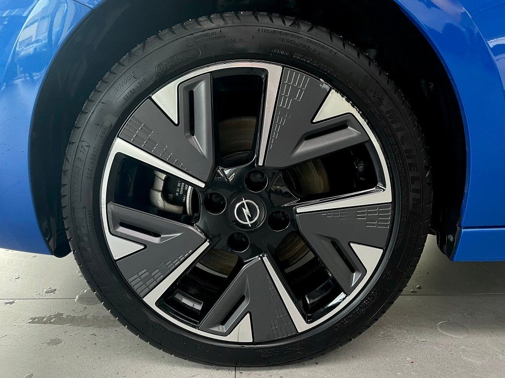 Opel Corsa, GS Line ELECTRO - 100kW - fotka 4