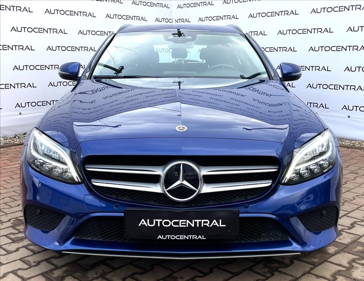 Mercedes-Benz Třídy C, 180 Avangarde AMG-line ,111t.k - fotka 2