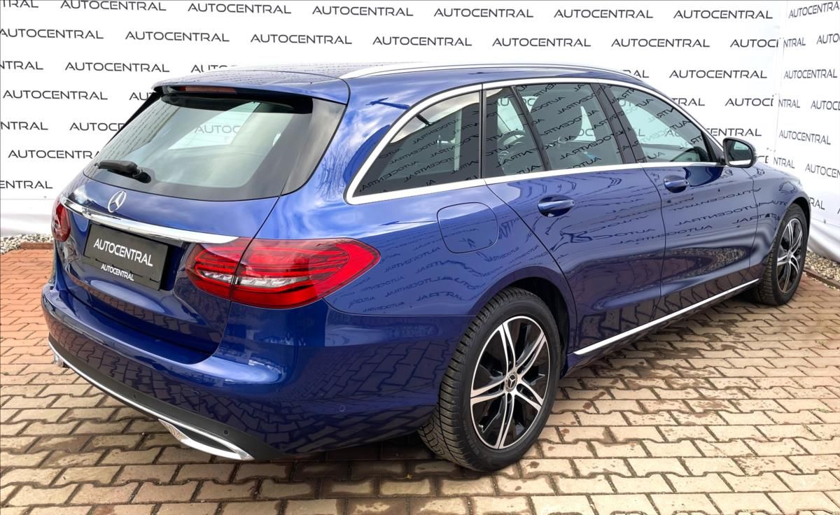 Mercedes-Benz Třídy C, 180 Avangarde AMG-line ,111t.k - fotka 4