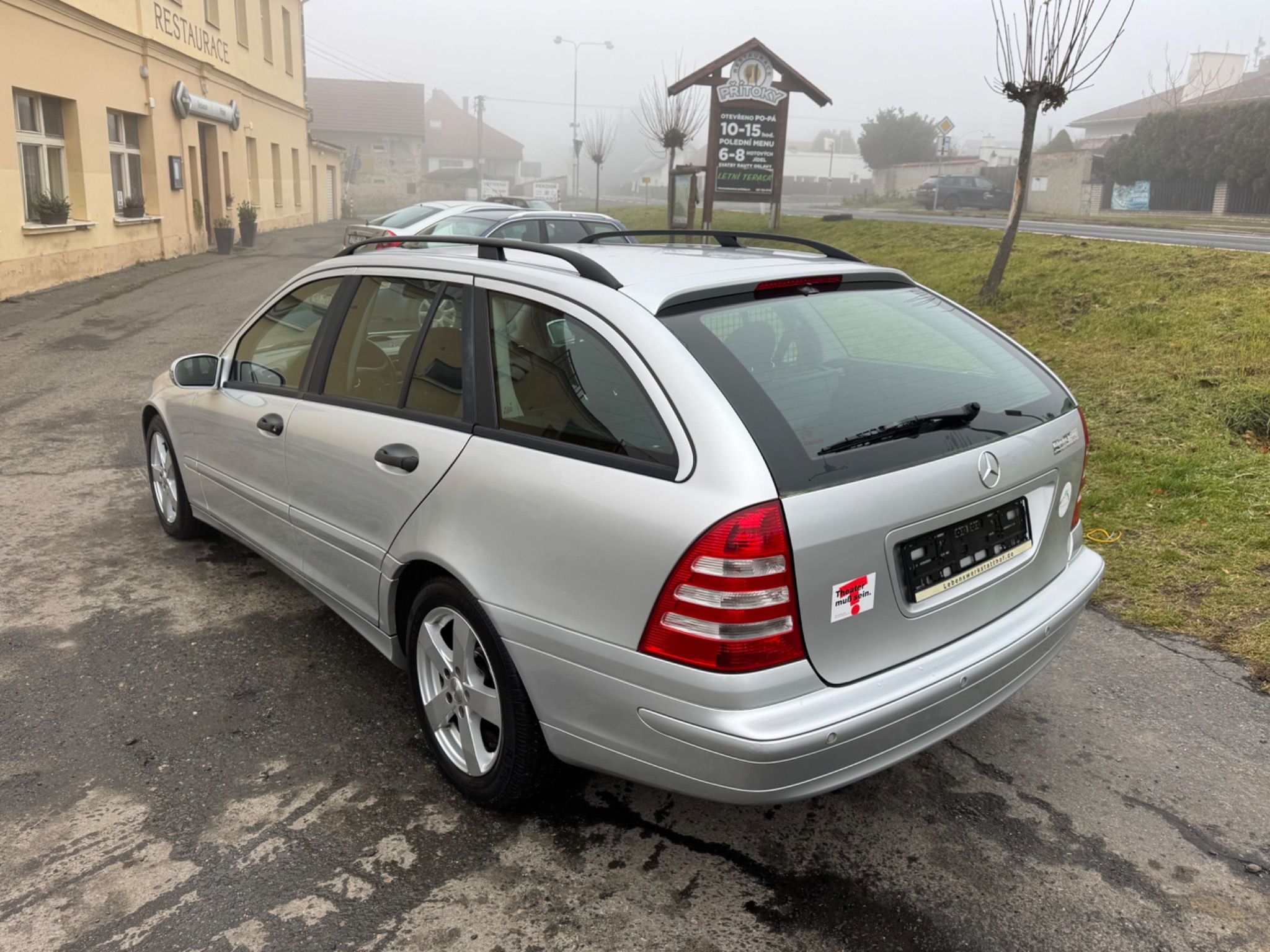 Mercedes-Benz Třídy C, 180 Kompressor 105kW.Facelift. - fotka 4