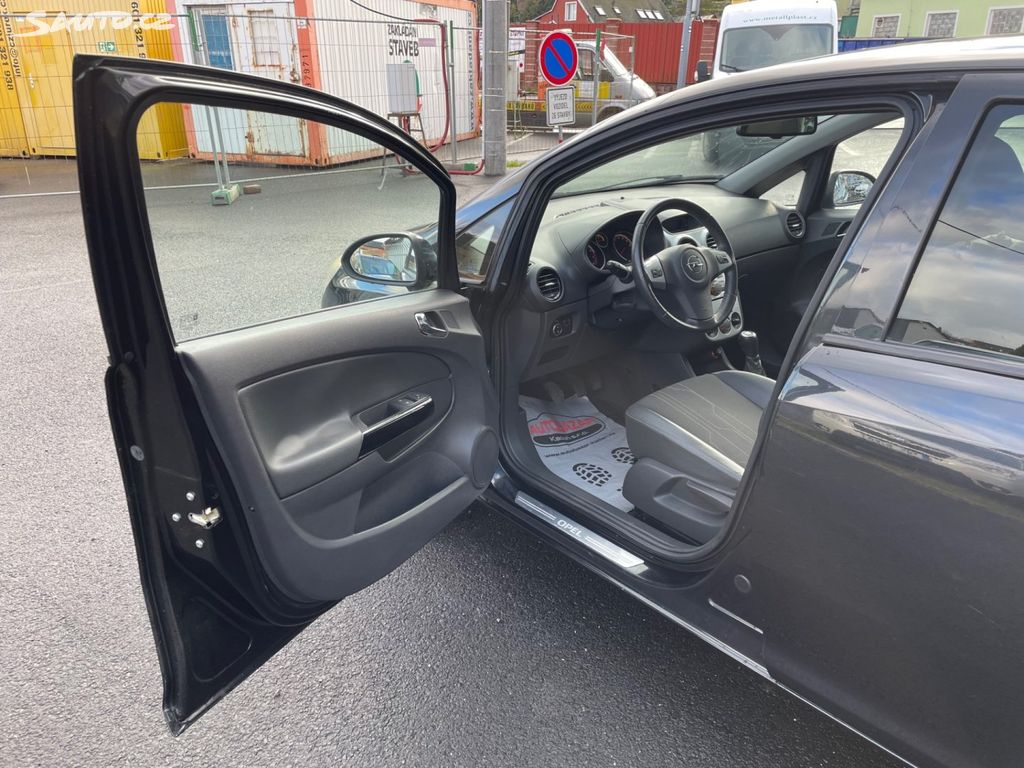 Opel Corsa, 1,4 64kW SERVISKA KLIMA