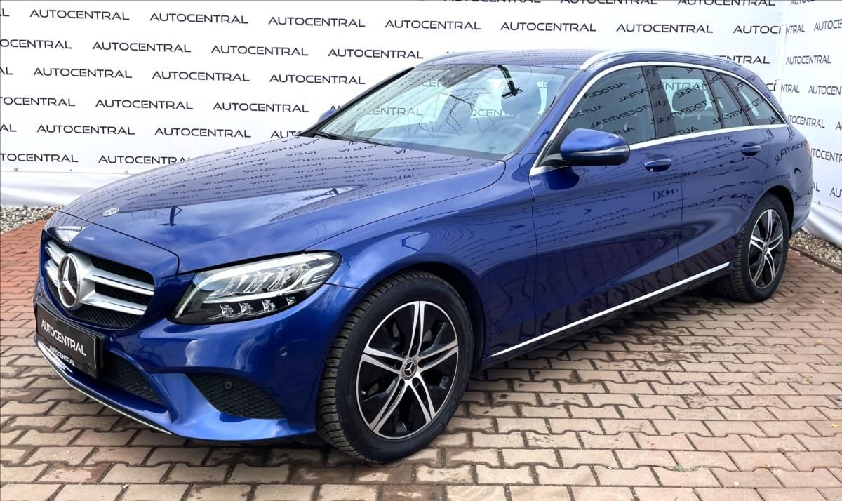 Mercedes-Benz Třídy C, 180 Avangarde AMG-line ,111t.k - fotka 3