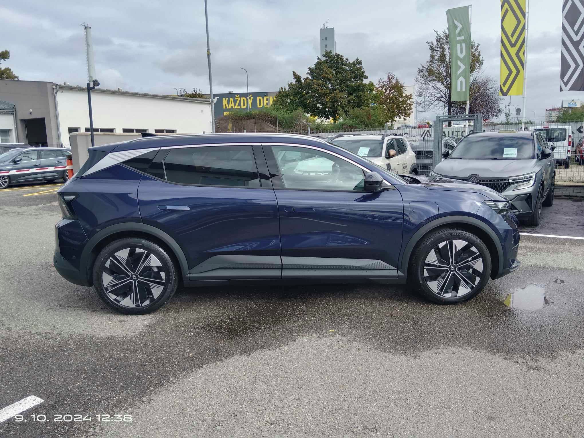 Renault Scénic, techno 220 k long range E-Tech - fotka 4