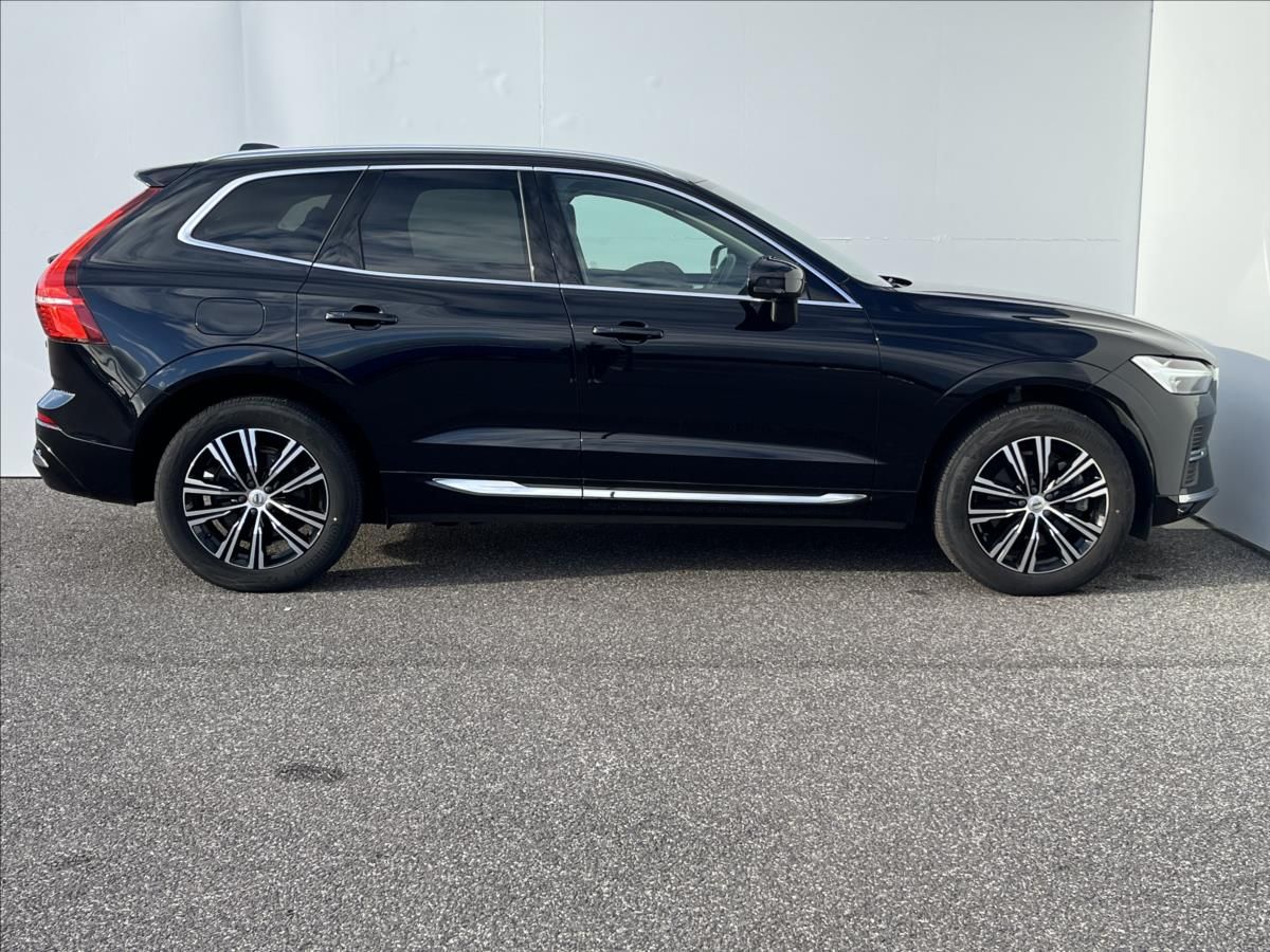 Volvo XC60, 2,0 AWD 8Aut. PLUS BRIGHT  B4 - fotka 3