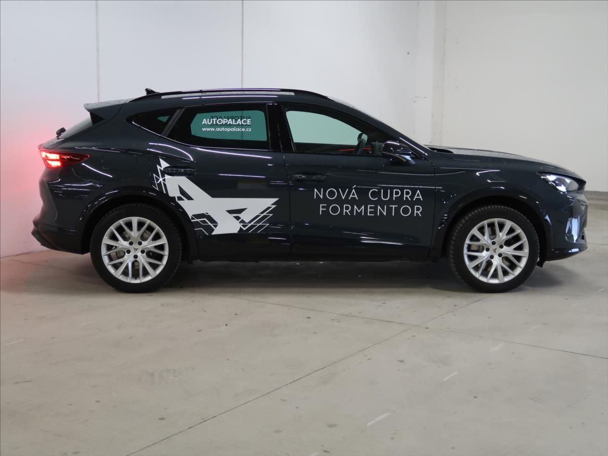 Cupra Formentor, 1,5 e-HYBRID VZ 272HP DSG PANO - fotka 6