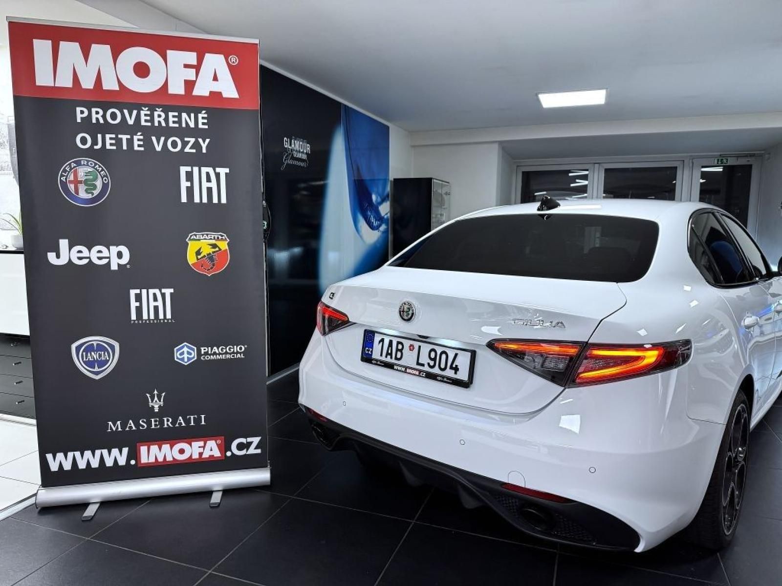 Alfa Romeo Giulia, 2.2 JTDm 210k AT8 ZF Q4 4x4 - fotka 5