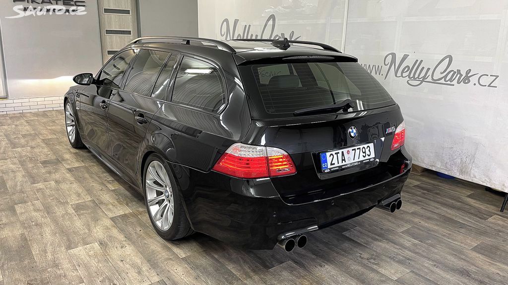 BMW M5, 5.0 V10 Touring - fotka 4