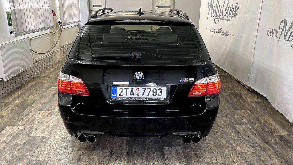 BMW M5, 5.0 V10 Touring - fotka 5