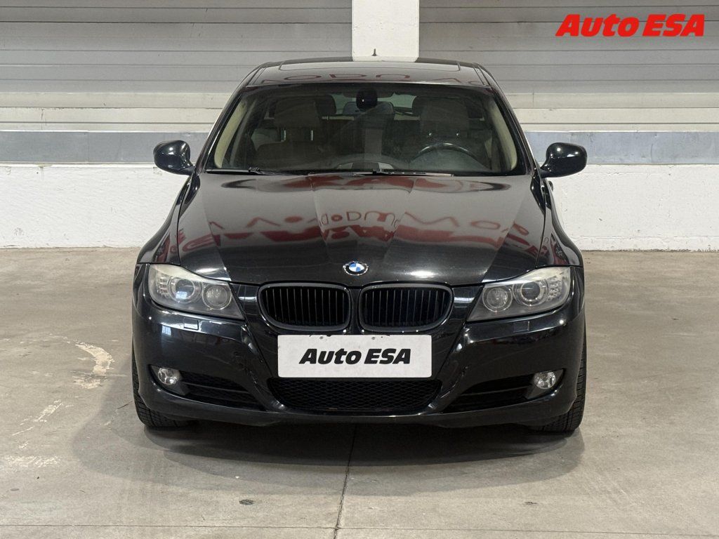 BMW Řada 3, 3.0i 330 xDrive,AT,kůže - fotka 2