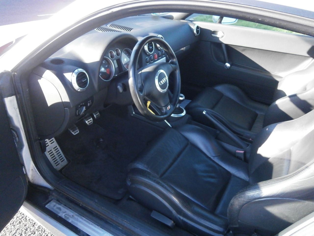 Audi TT, 1,8 TURBO JEN 134TKM SERVISKA - fotka 3