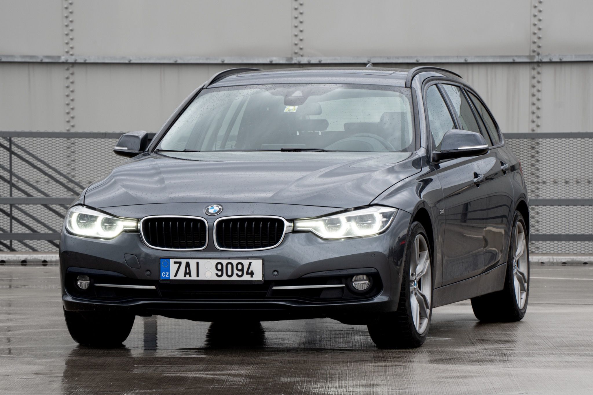 BMW Řada 3, 330d xdrive 2xKOLA - fotka 2