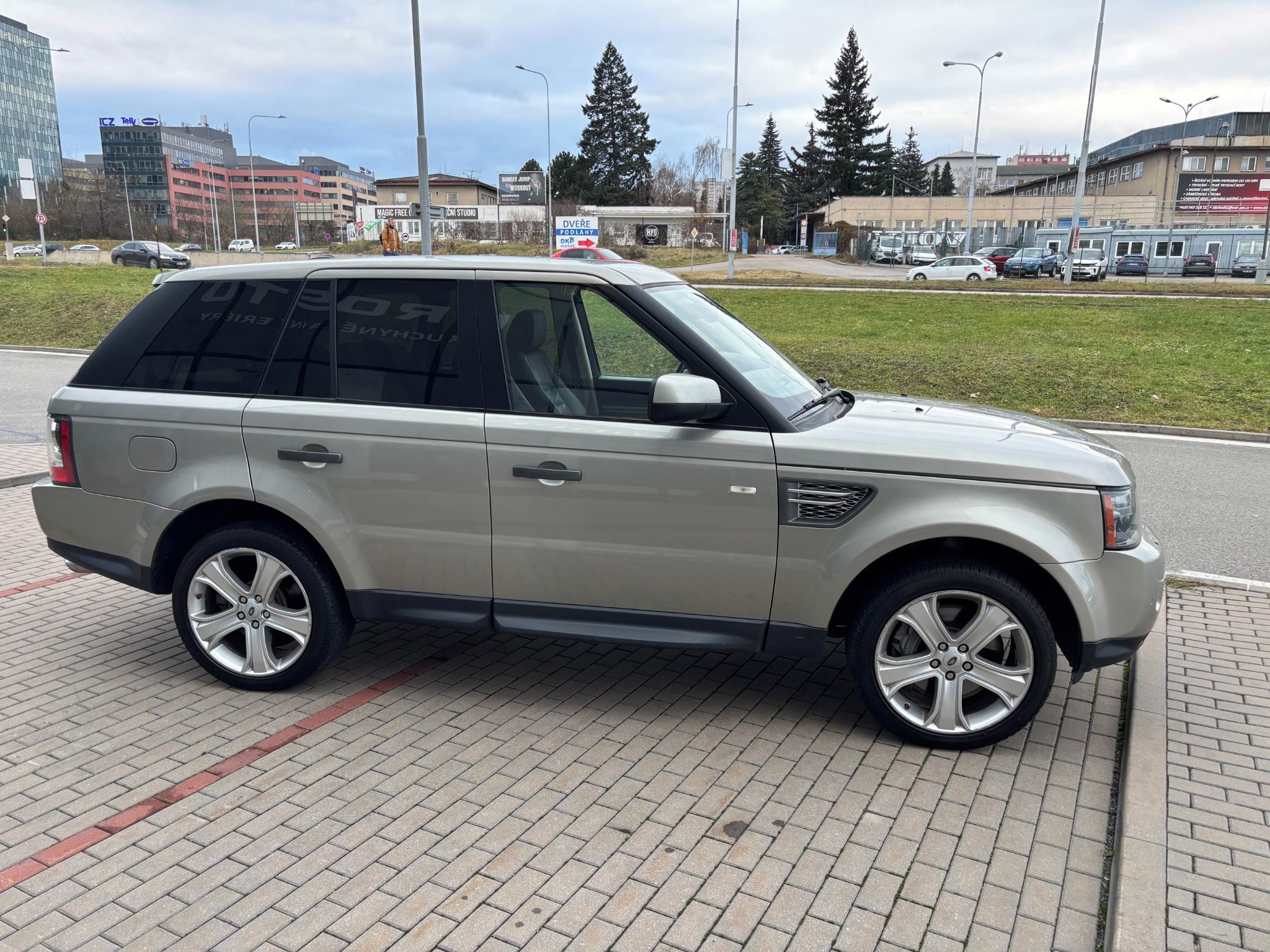 Land Rover Range Rover Sport, 5,0i 375kW - fotka 6