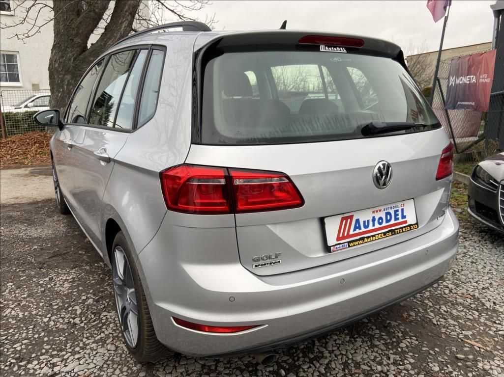 Volkswagen Golf Sportsvan, 1,6 TDi 81kW  Serviska,Navigac - fotka 4